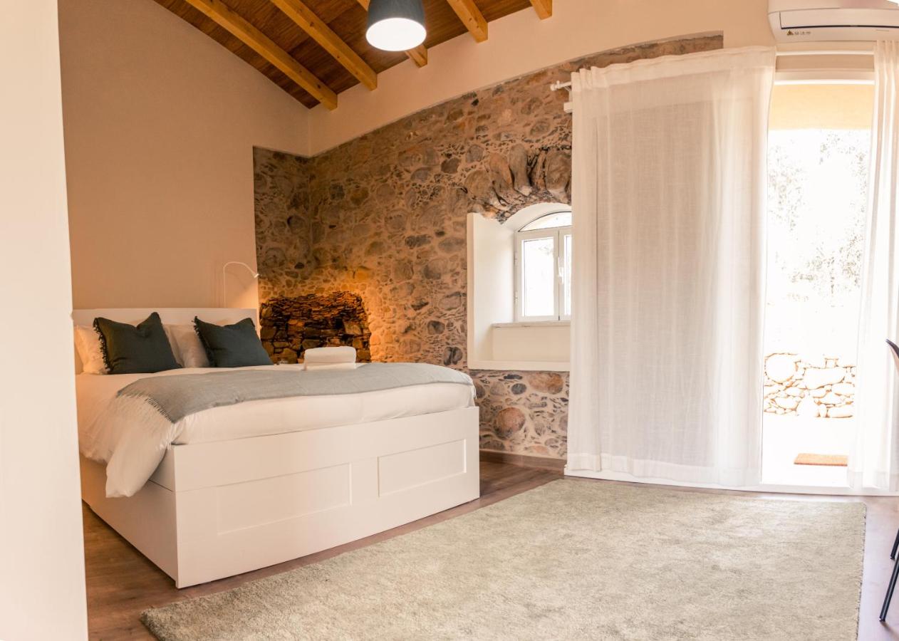One-Bedroom Apartment with Terrace